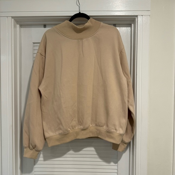 Split Neck Collar Fleece Sweatshirt - Picture 2 of 2